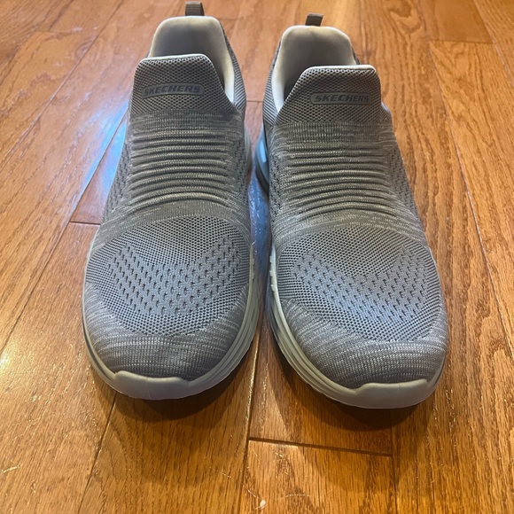 Skechers shoes- Brand new, tag on $79 Skechers. Men 11 - Picture 2 of 2